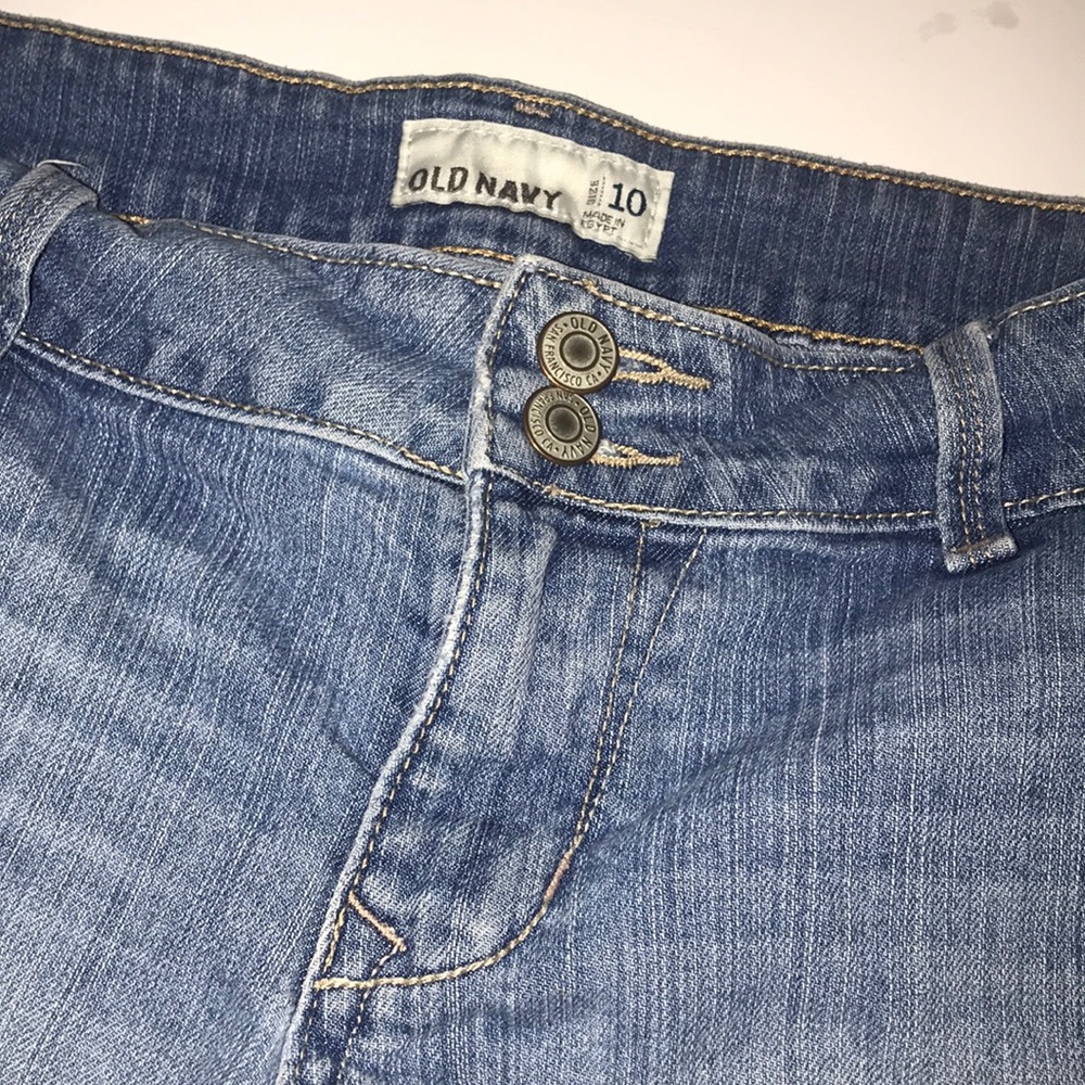 << SOLD >> Old navy Jean shorts us size 10 Ladies